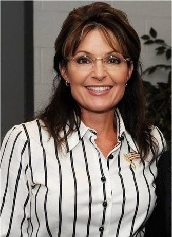 Sarah Palin Sparks Online Frenzy After Bold Photos Leave Fans Talking