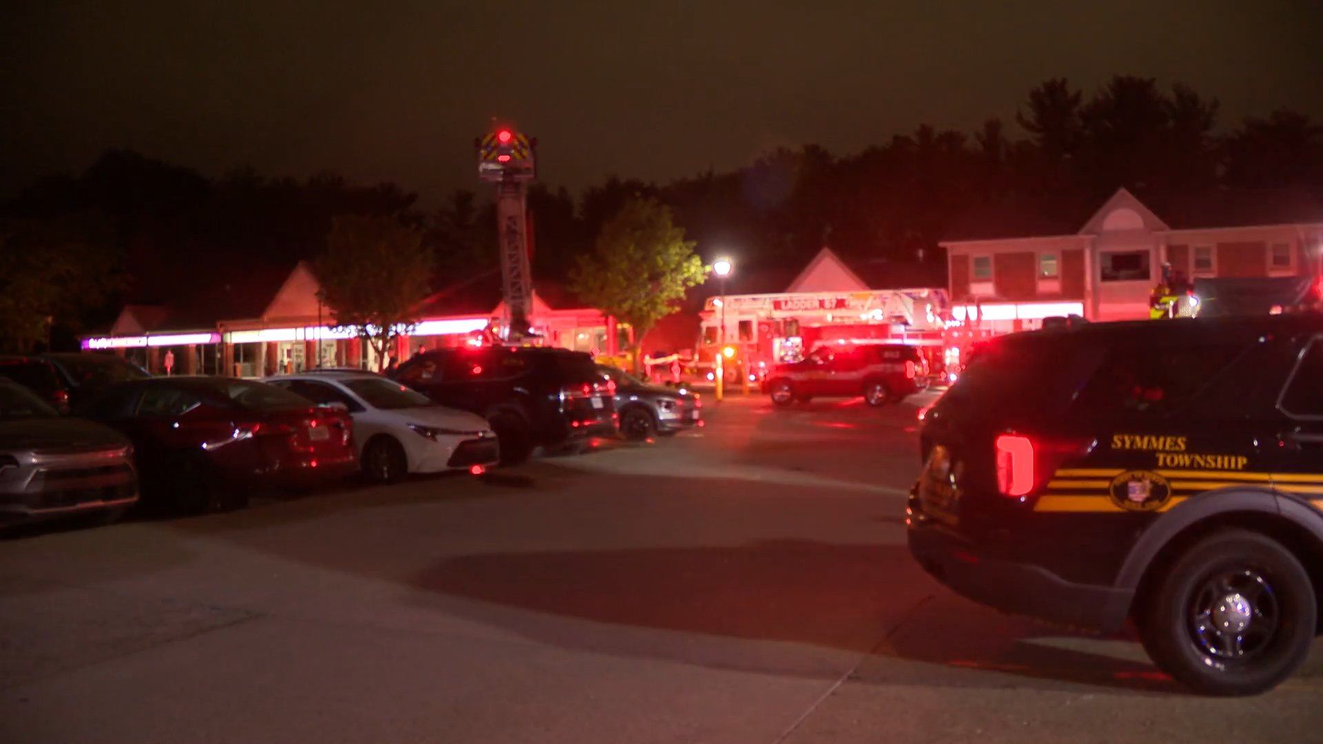 Fire breaks out in Greater Cincinnati strip mall, cause under investigation