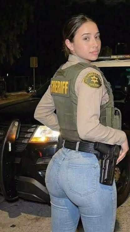 Police Officer’s Moment Goes Viral, Showing the Human Side of Law Enforcement